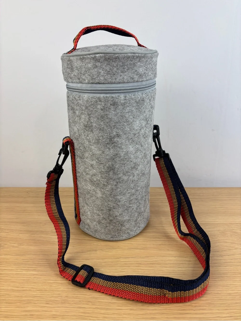 Insulated 3-Tier Stackable Bento Lunch Box with Gray Carry Case/Chopsticks